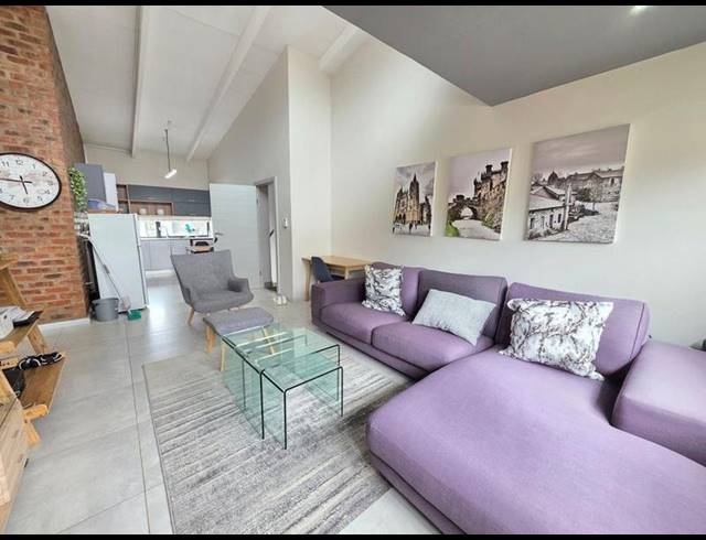 2 BEDROOM APARTMENT FOR SALE IN MENLO PARK